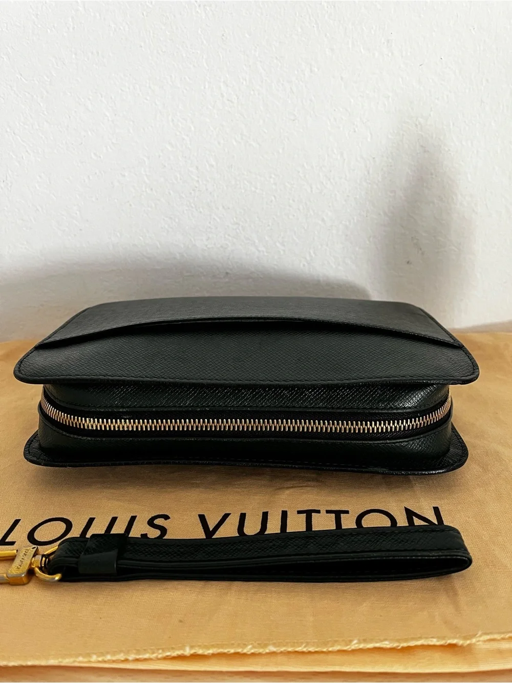 Louis Vuitton Taiga Epicea Green Cosmetic Accessory Travel Wristlet Clutch 1995